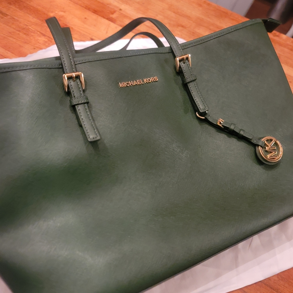 Michael Kors Voyager Tote Green